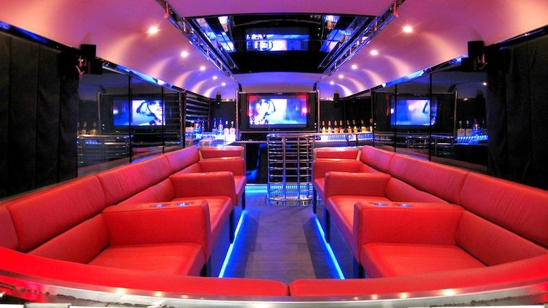 7 Dos and Don’ts When Hiring a Limo Bus Rental